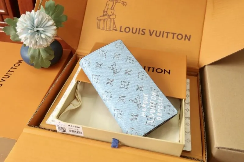 LV Wallets-1847