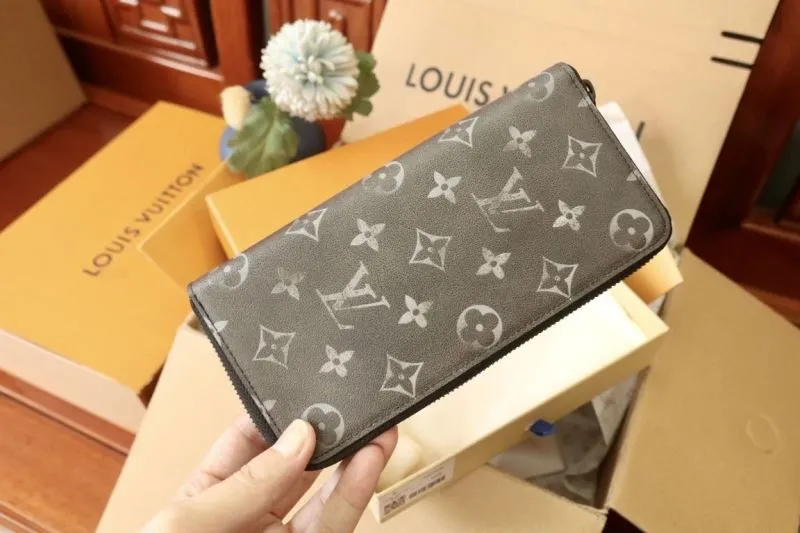 Alternative view of LV Wallets-1850