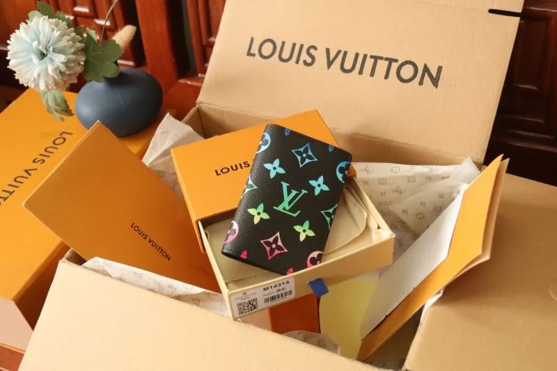 LV Wallets-1852
