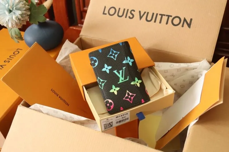 Alternative view of LV Wallets-1852