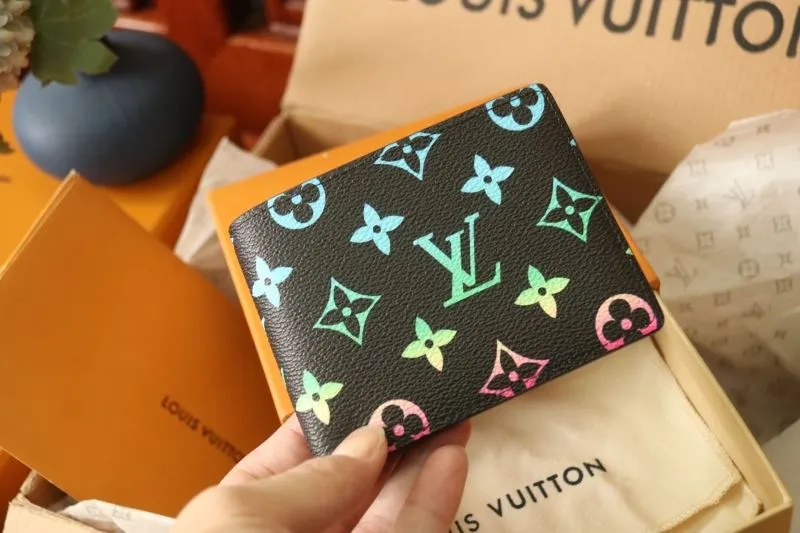 Alternative view of LV Wallets-1853