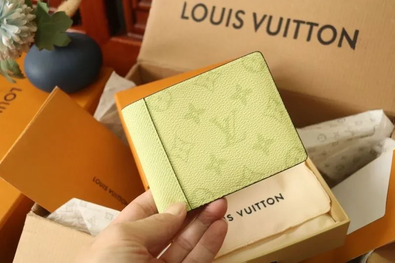 LV Wallets-1858