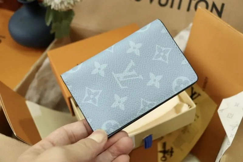 Alternative view of LV Wallets-1865