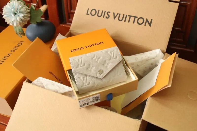 LV Wallets-1867