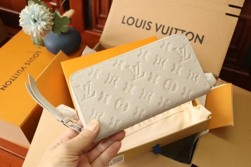 LV Wallets-1869