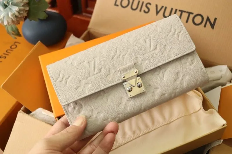 Alternative view of LV Wallets-1871
