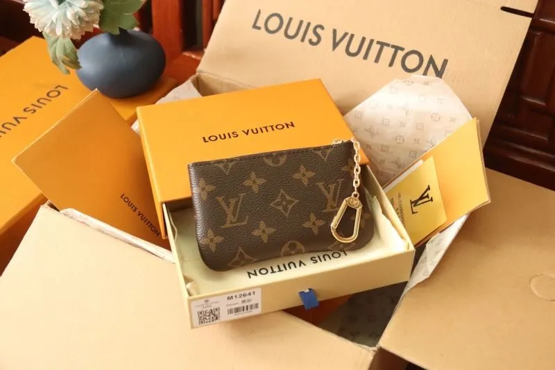Alternative view of LV Wallets-1872
