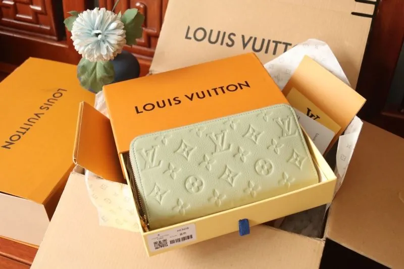 LV Wallets-1878
