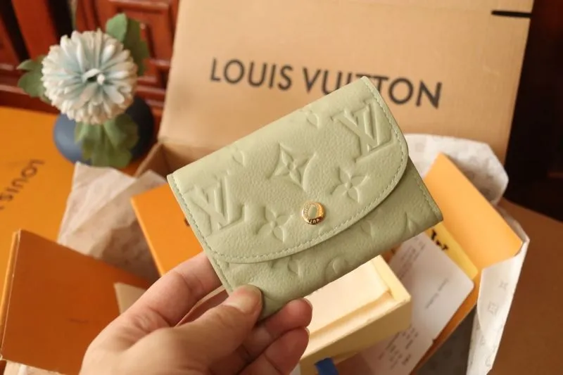 Alternative view of LV Wallets-1881