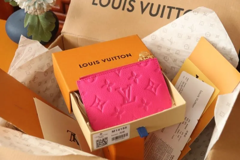 Alternative view of LV Wallets-1882