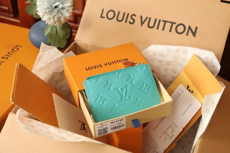 Alternative view of LV Wallets-1883
