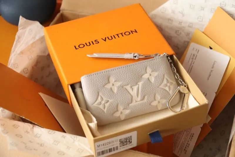 Alternative view of LV Wallets-1888