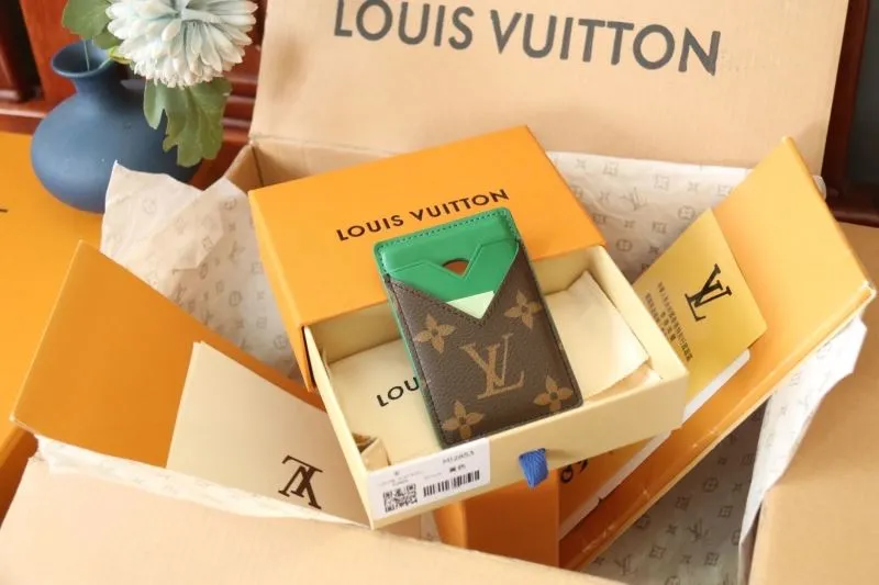 LV Wallets-1891