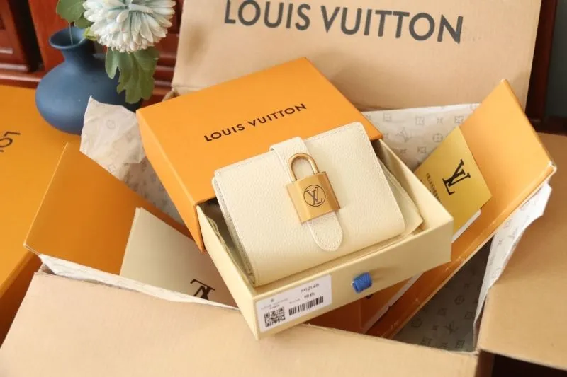LV Wallets-1893