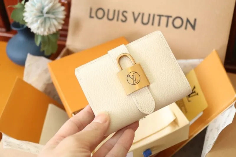Alternative view of LV Wallets-1893