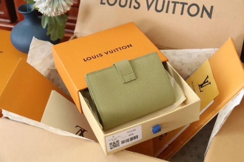 Alternative view of LV Wallets-1894