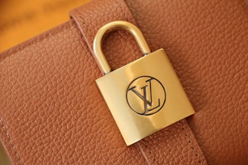 Alternative view of LV Wallets-1895