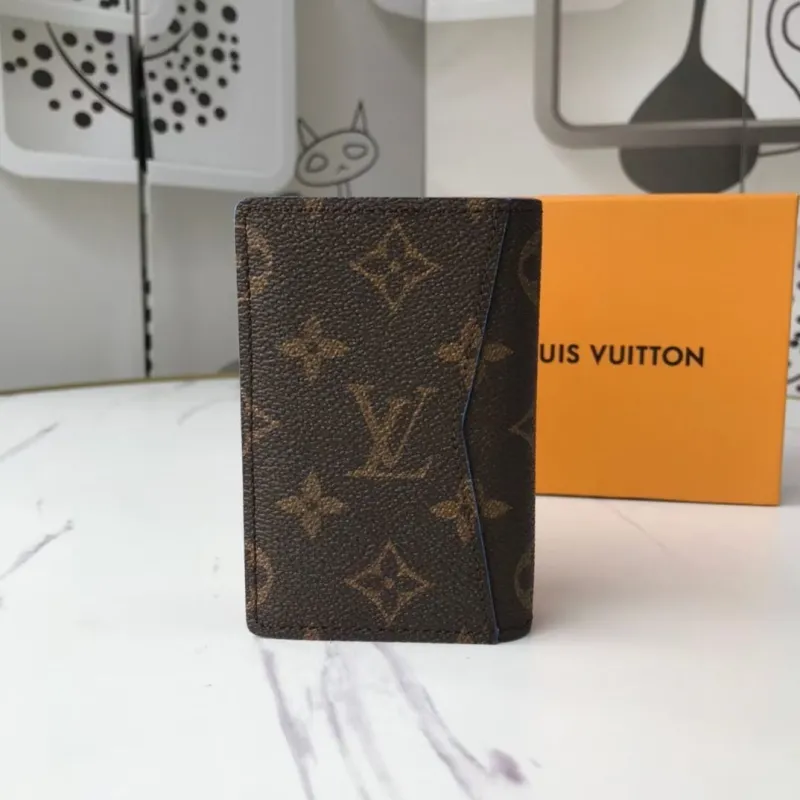 Alternative view of LV Wallets-1900