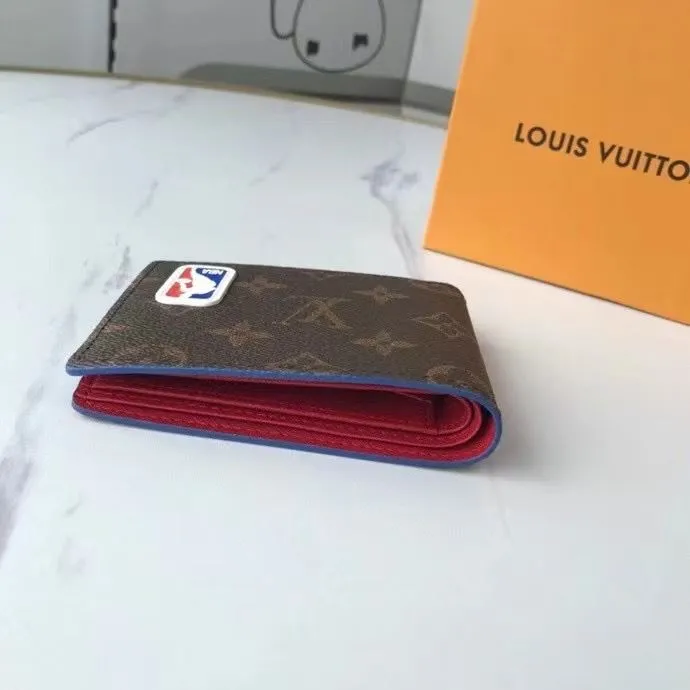 Alternative view of LV Wallets-1901