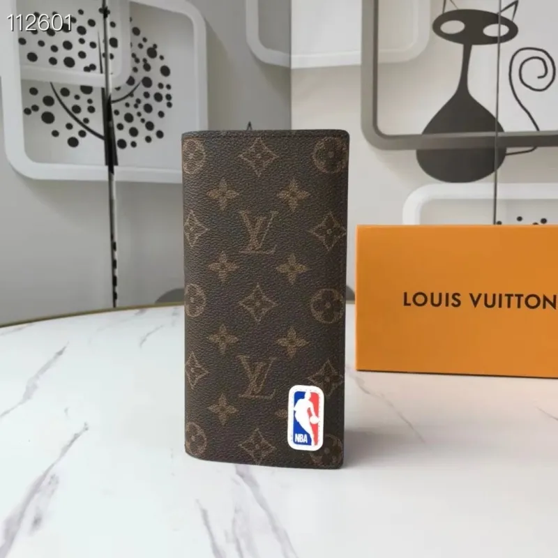 LV Wallets-1902