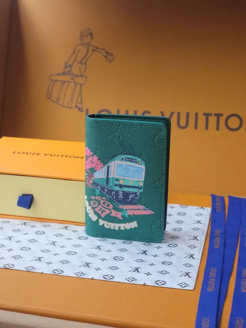 LV Wallets-1913