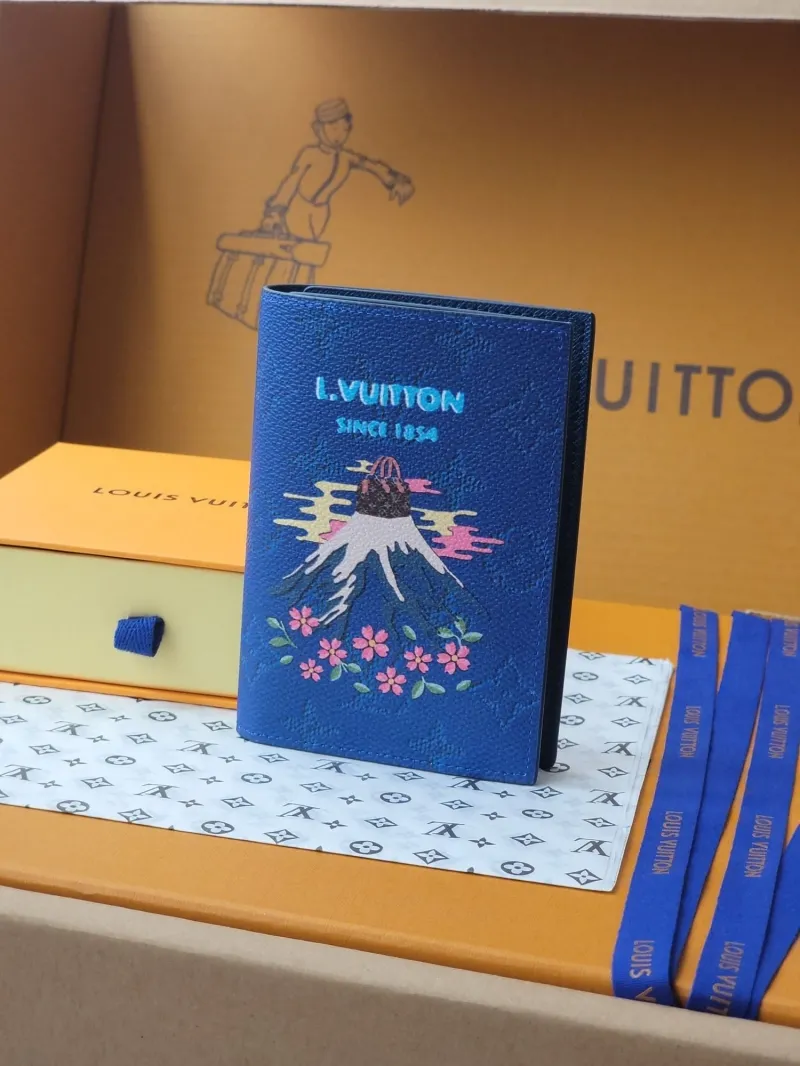 LV Wallets-1915