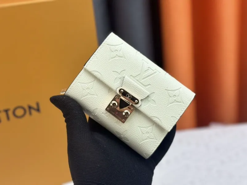 LV Wallets-1922