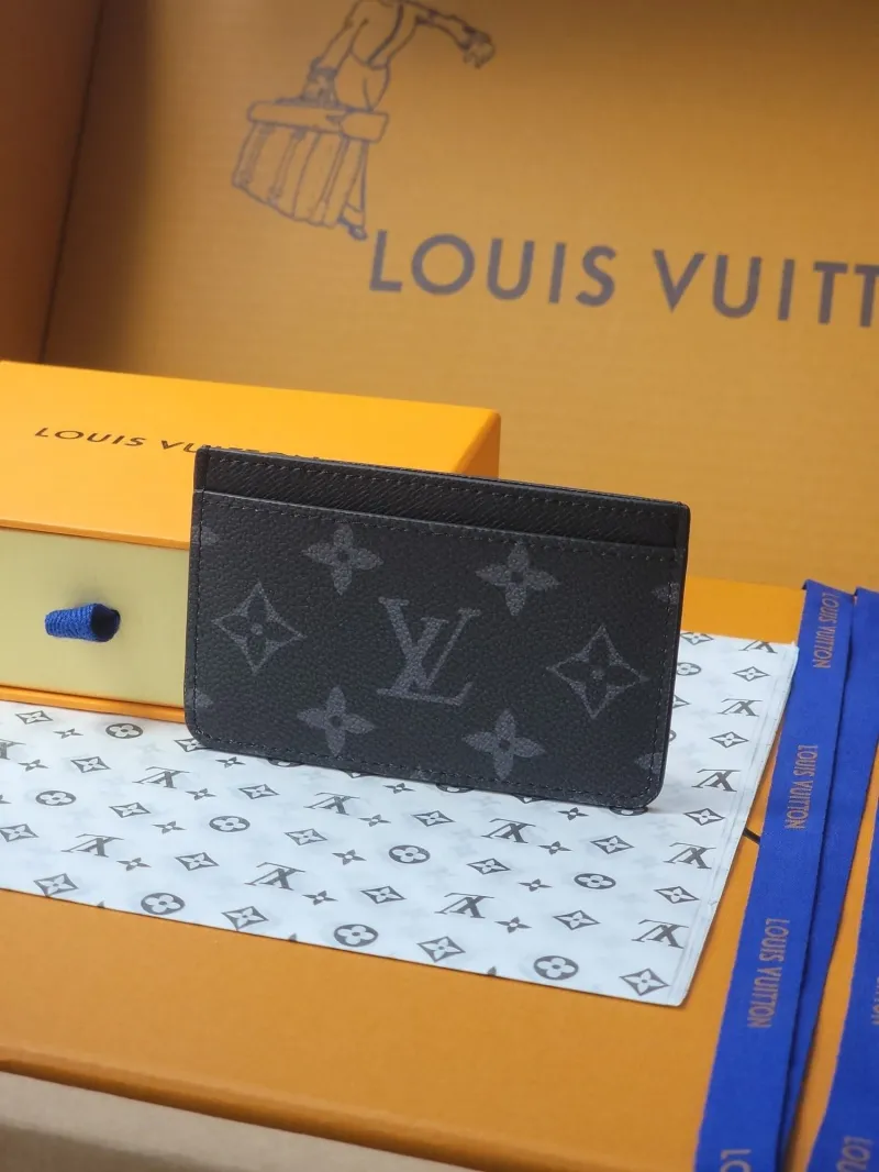 Alternative view of LV Wallets-1937