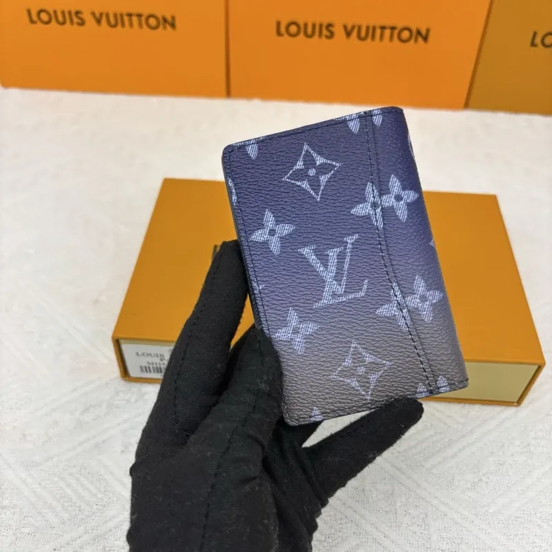 Alternative view of LV Wallets-1939