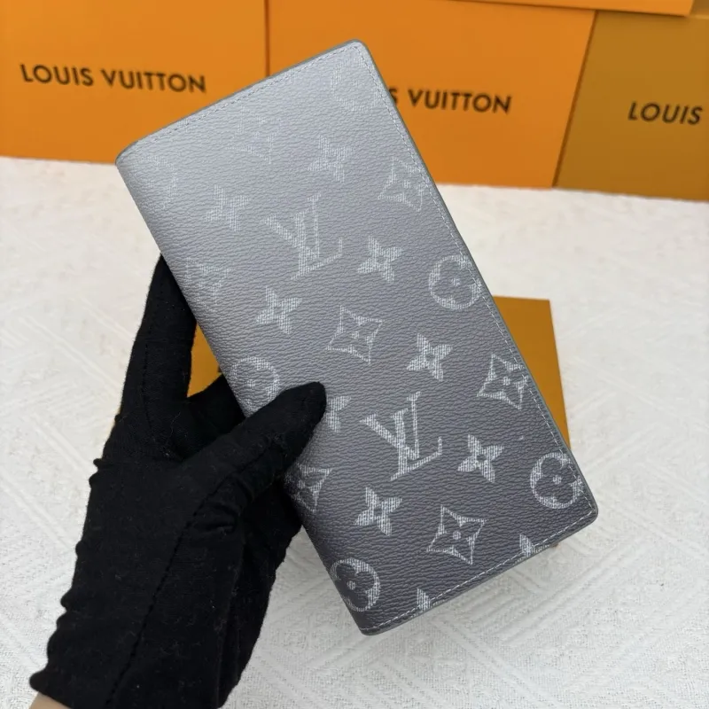 LV Wallets-1942