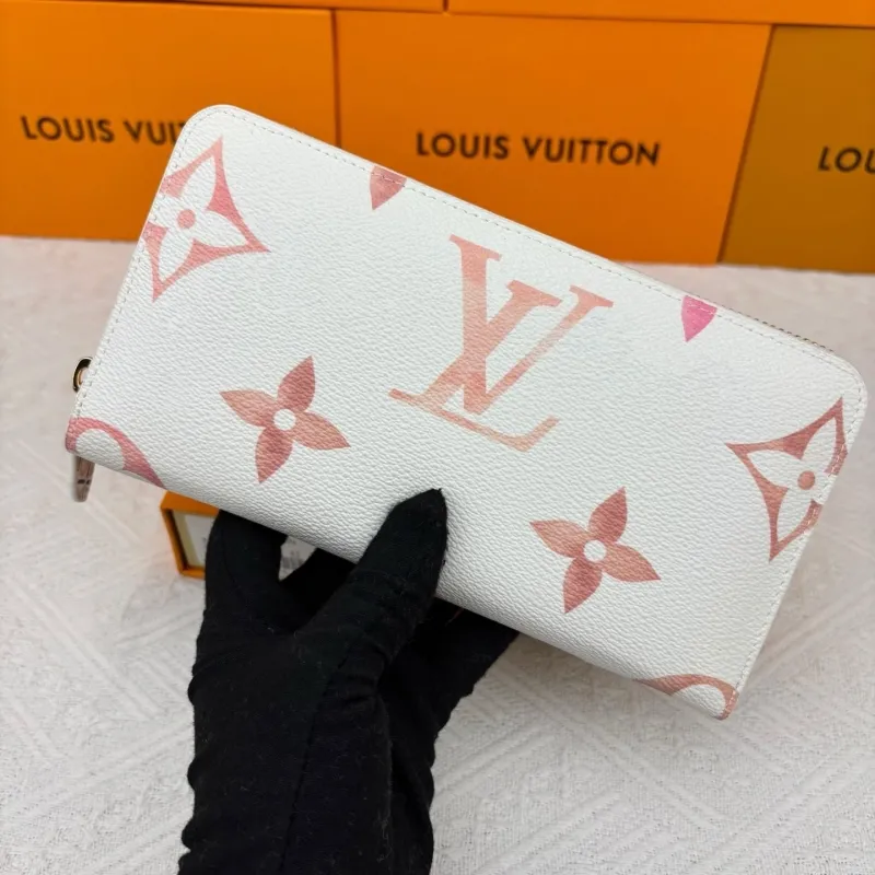 LV Wallets-1944