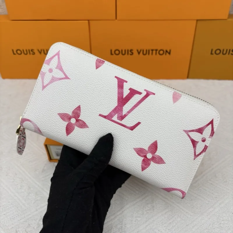 LV Wallets-1946