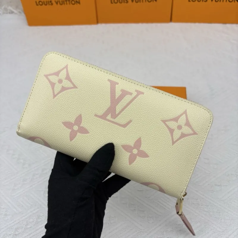 Alternative view of LV Wallets-1957
