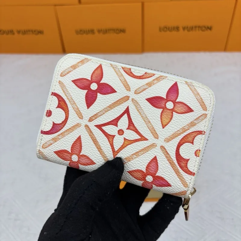 Alternative view of LV Wallets-1962
