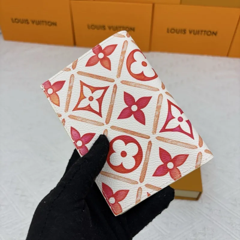 Alternative view of LV Wallets-1964