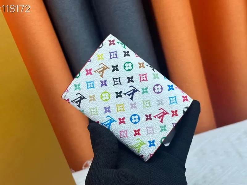 Alternative view of LV Wallets-1979