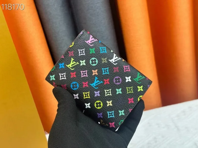 Alternative view of LV Wallets-1980