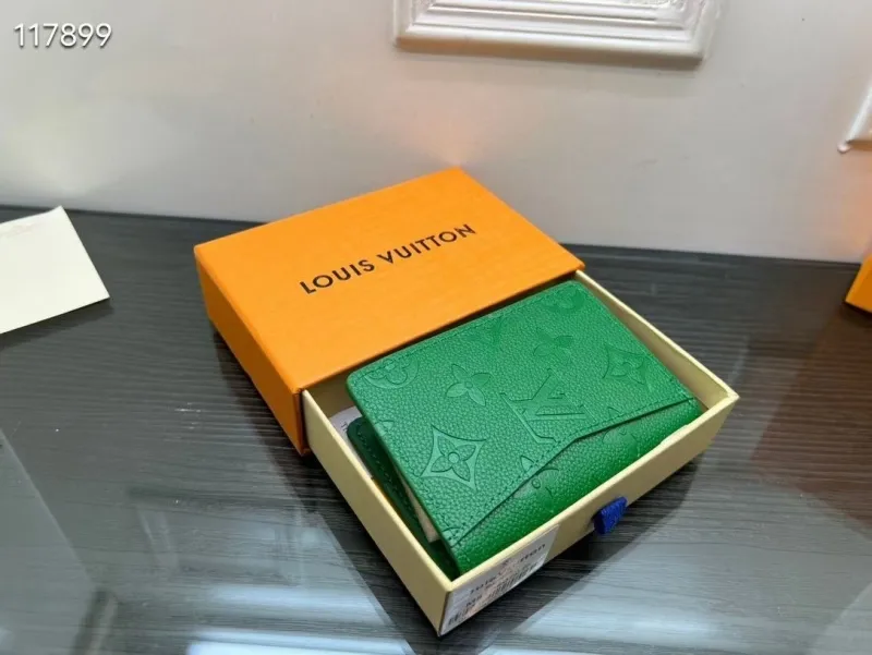 Alternative view of LV Wallets-1985