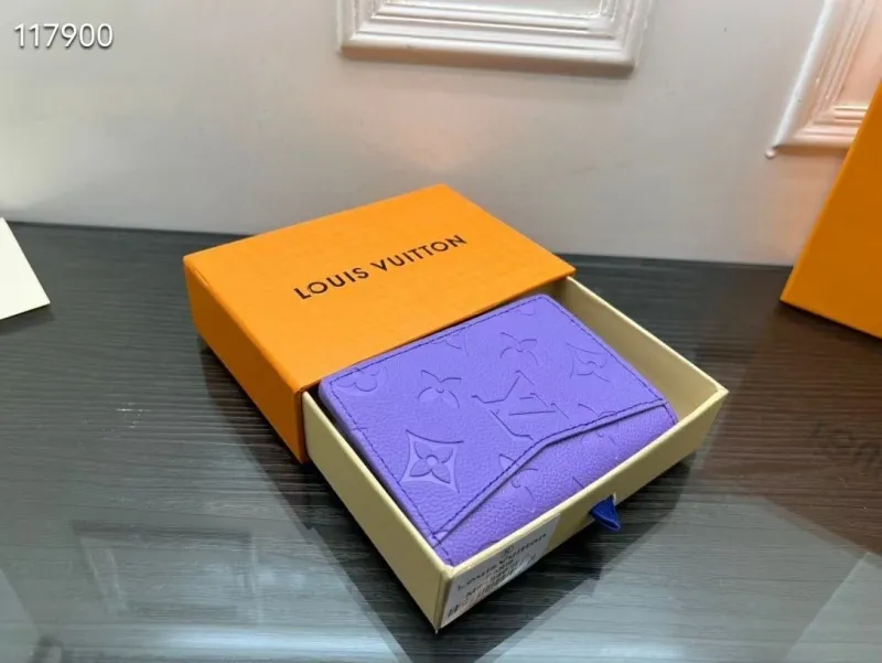 Alternative view of LV Wallets-1988