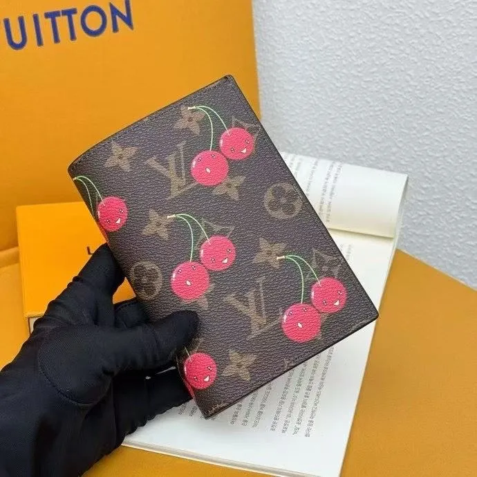 Alternative view of LV Wallets-1990
