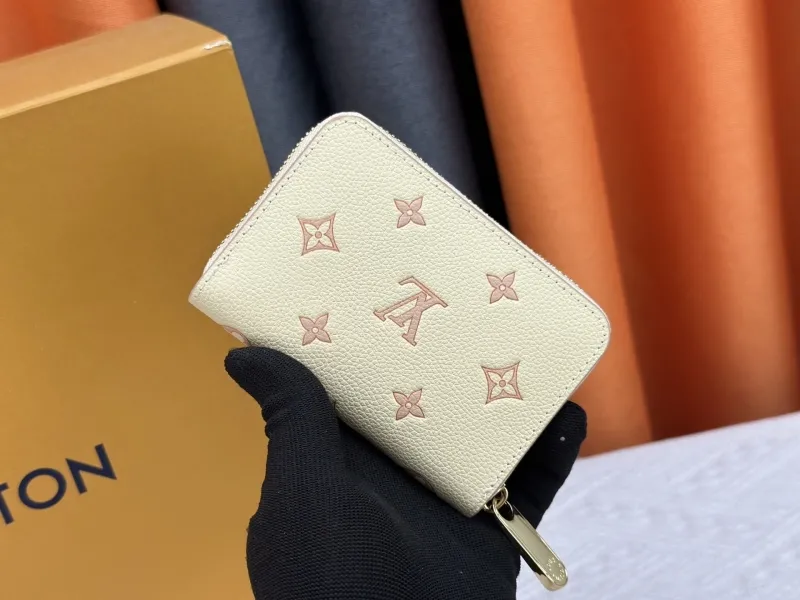 Alternative view of LV Wallets-1993