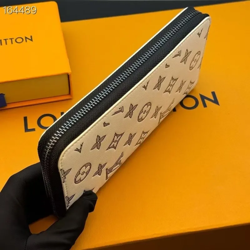 Alternative view of LV Wallets-1998