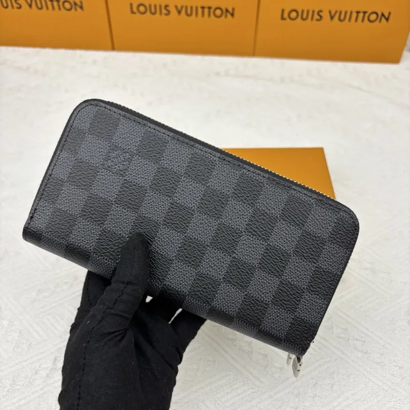 Alternative view of LV Wallets-2001
