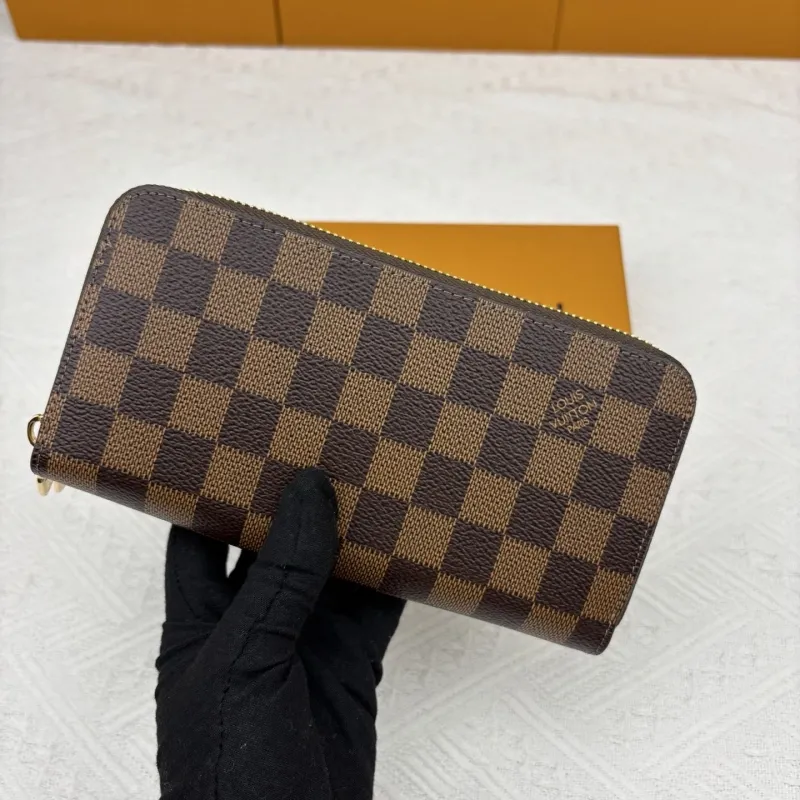 LV Wallets-2005