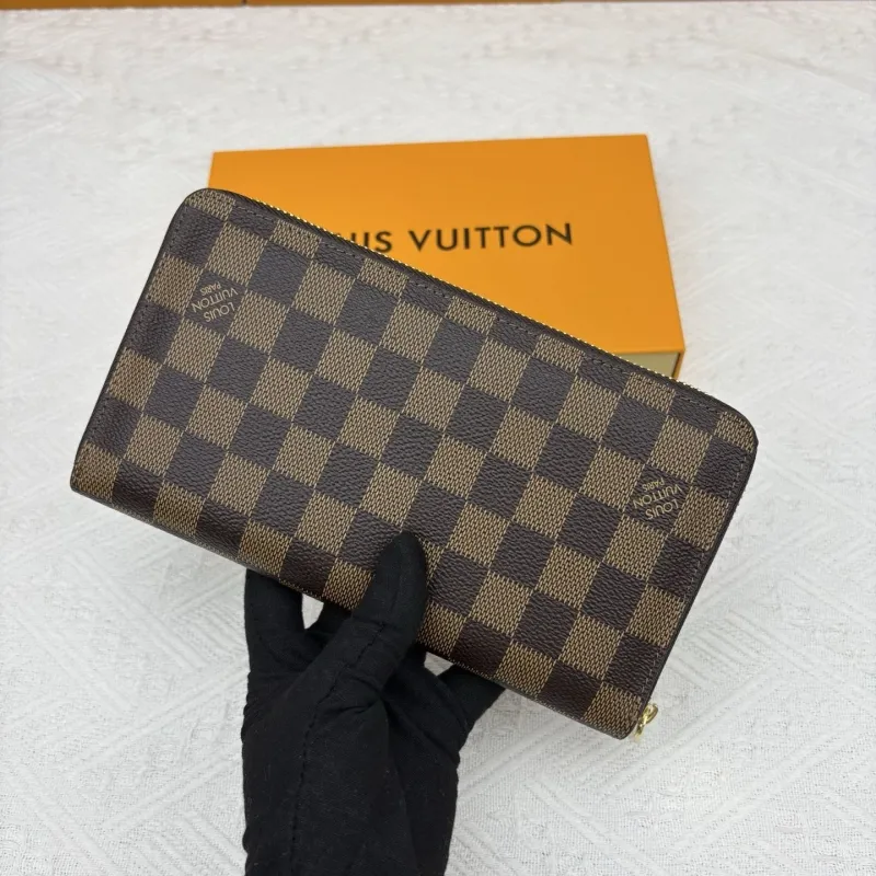 Alternative view of LV Wallets-2012