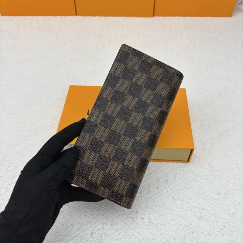Alternative view of LV Wallets-2014