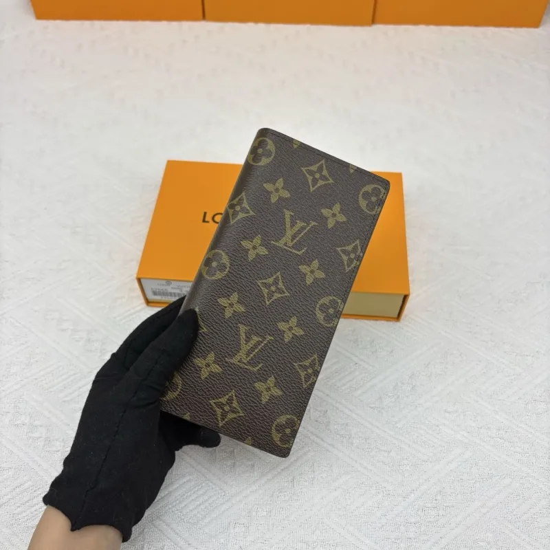 LV Wallets-2017