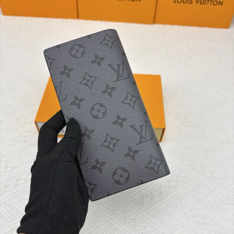 Alternative view of LV Wallets-2018