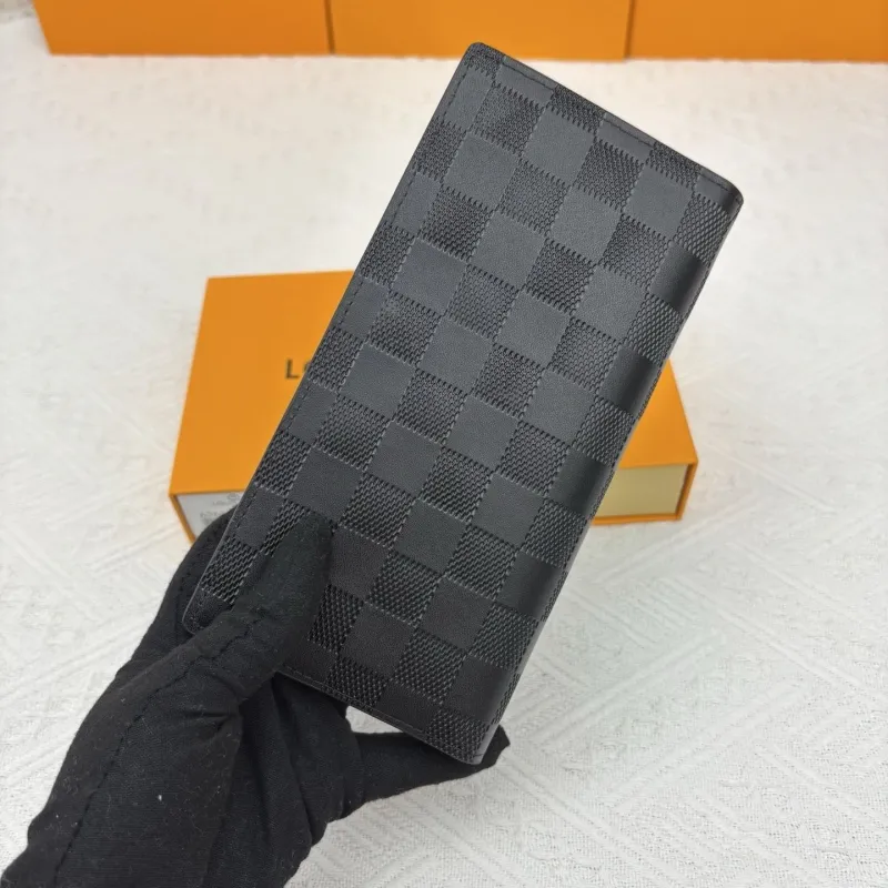 Alternative view of LV Wallets-2022