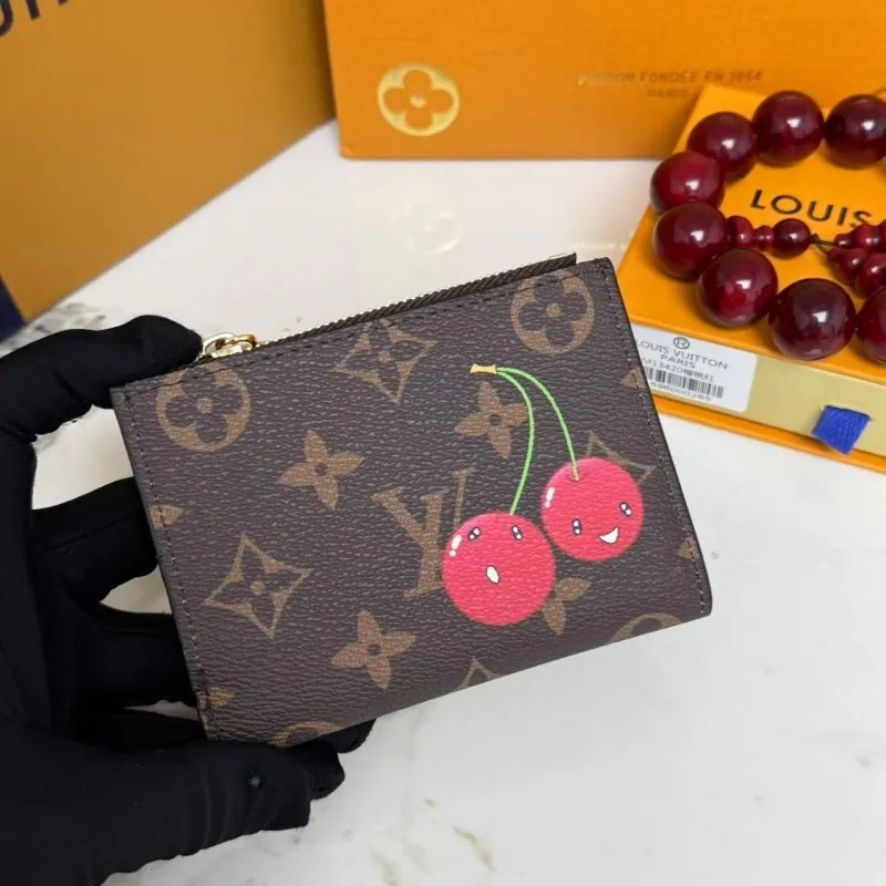 Alternative view of LV Wallets-2026